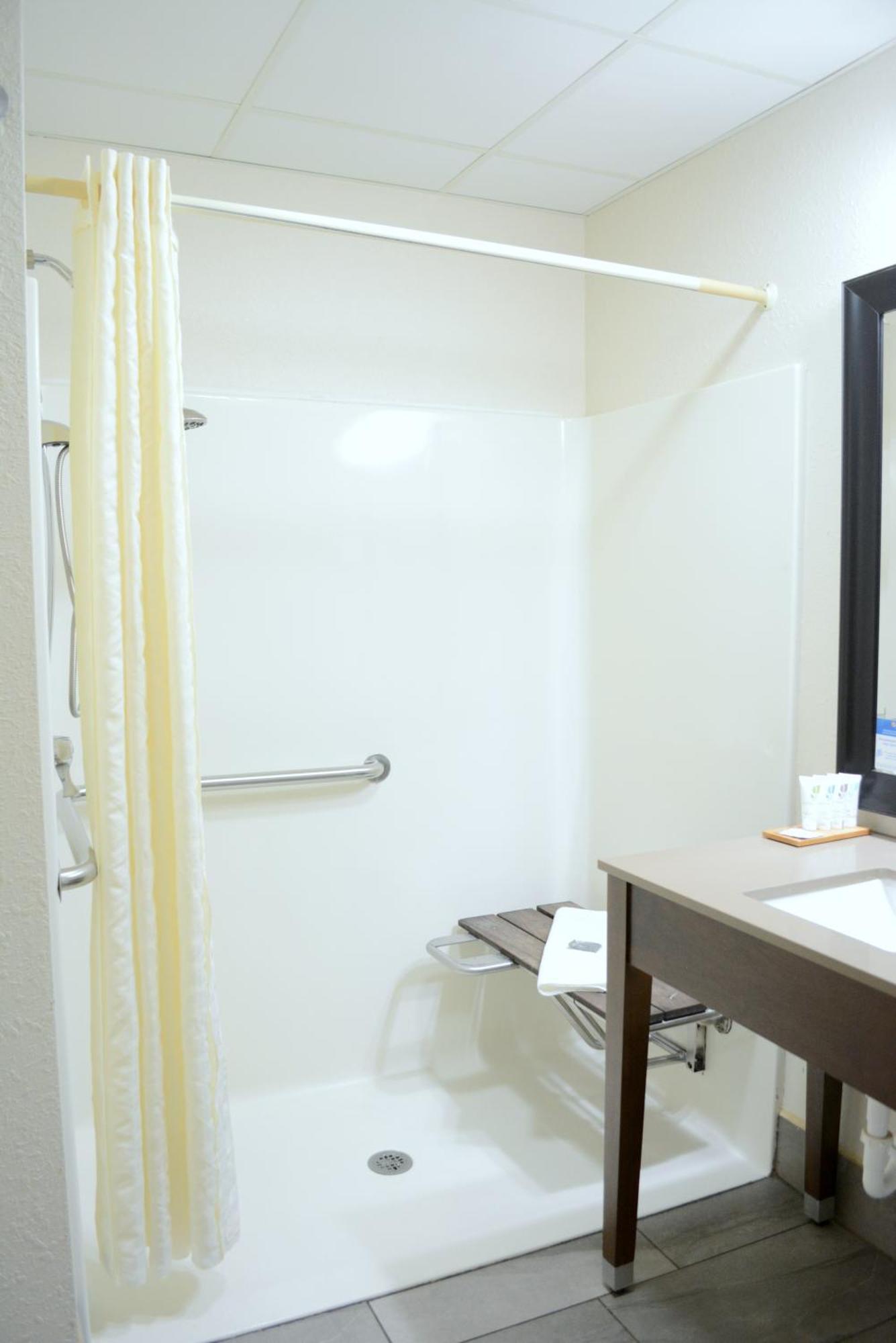 Country Inn & Suites By Radisson, Port Clinton, Oh Extérieur photo